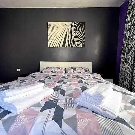 Апартаменты Lovely 2-bedroom Unit In