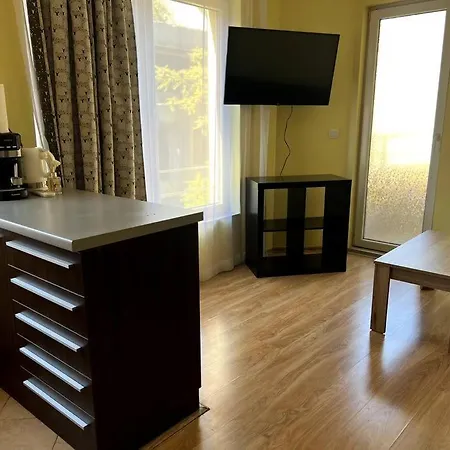 Apartment Lovely 2-bedroom Unit In *